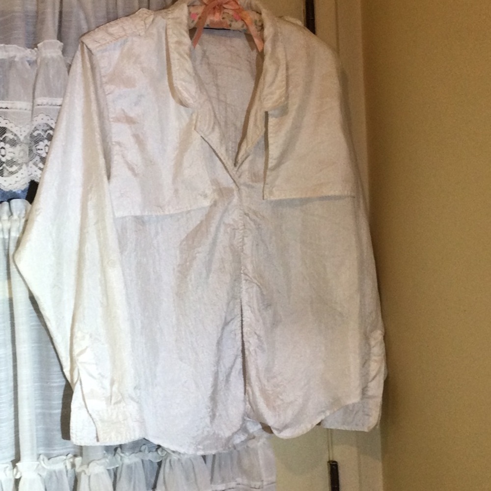Anne Shaugnessy White Silky Feel Blouse